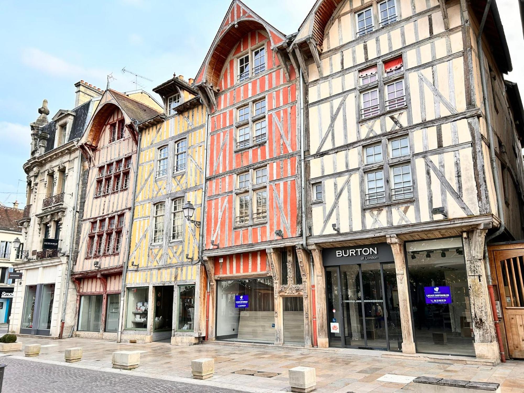 Suite Cosy Jacuzzi Troyes - Secrets D'Ana Exterior foto